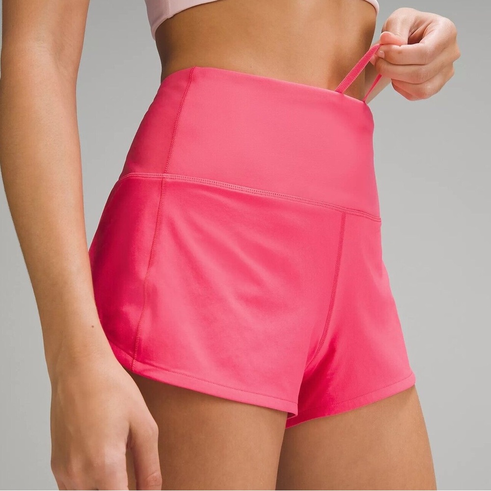NWOT lululemon high rise speed up shorts 2.5 inch